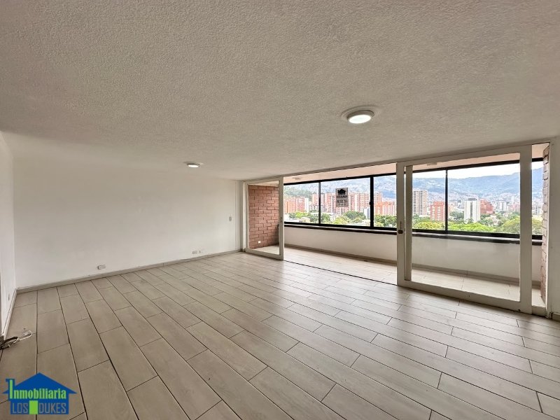 Apartamento en Arriendo en Laureles