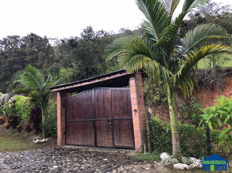 Casa-Finca en Venta en Barbosa