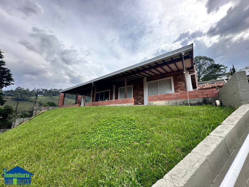Casa-Finca en Ambos en Vereda El Jardin